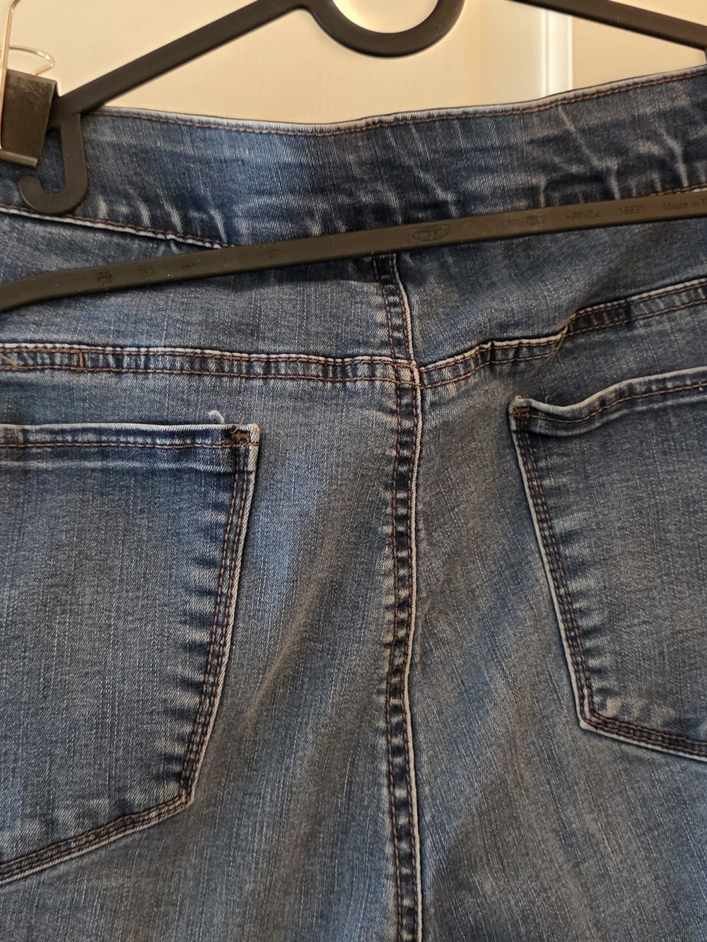 croft & barrow Straight Leg Jeans in Medium Blue Wash - Picture 8 of 10